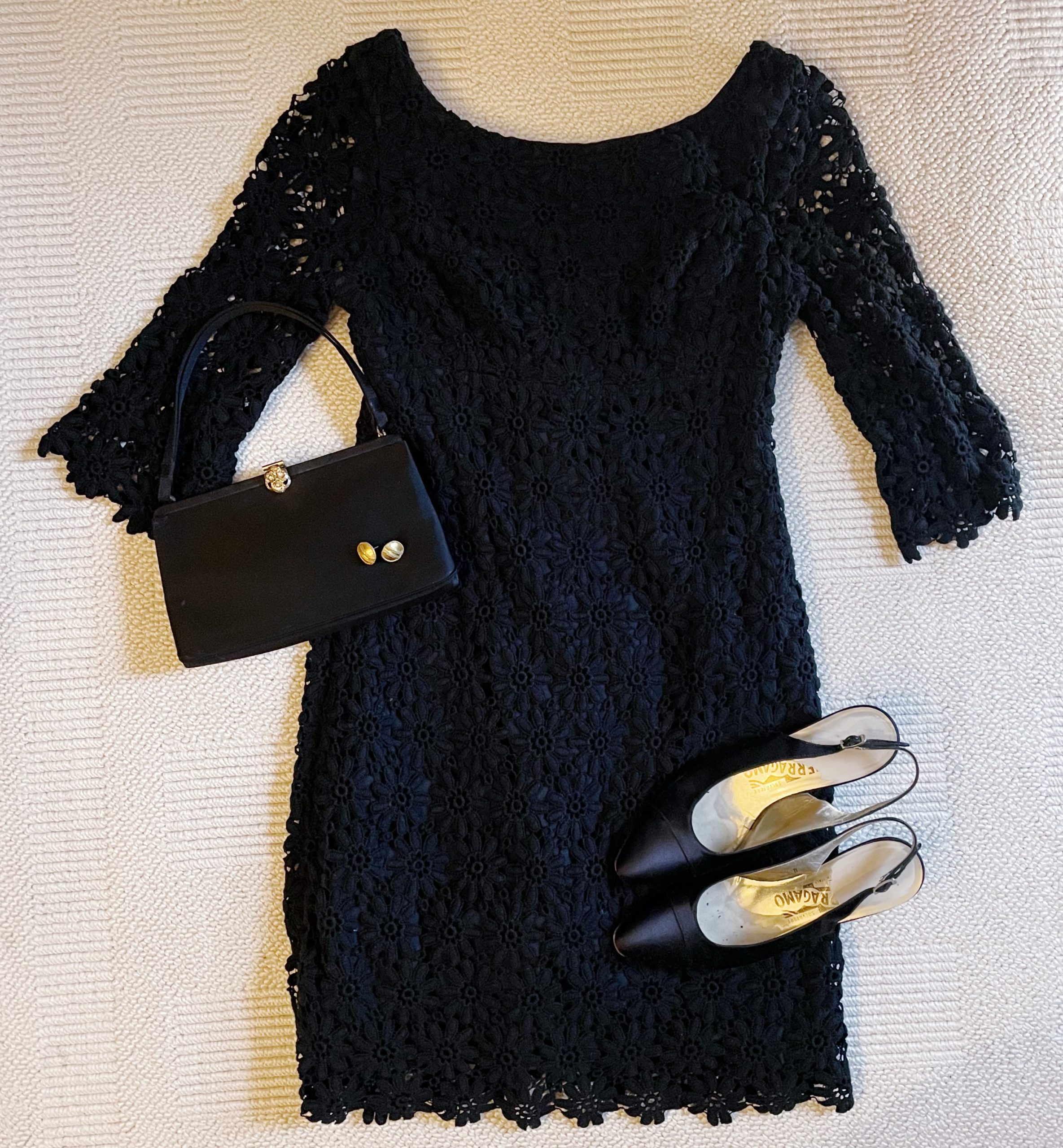 How To Dress for a Cocktail Party