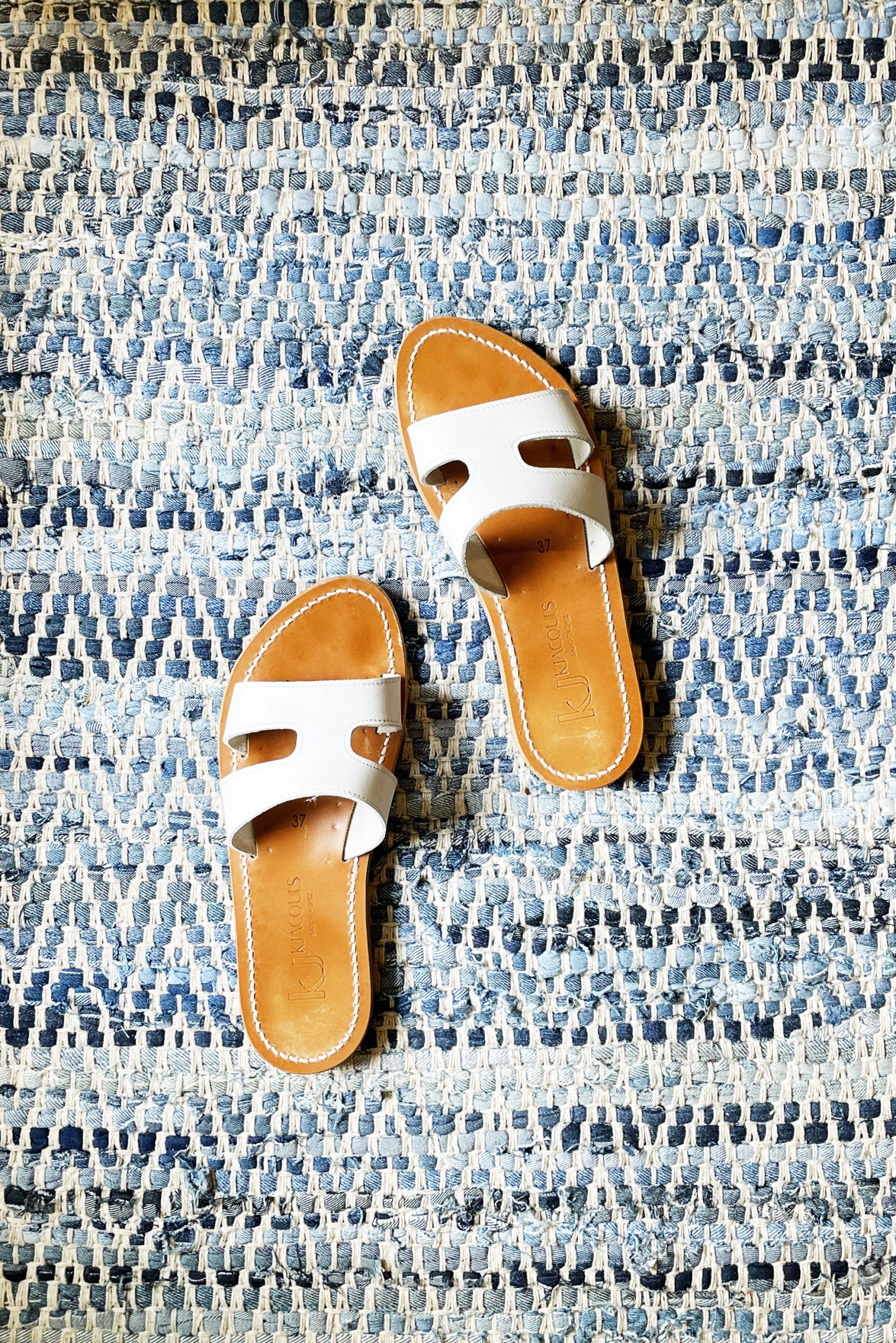 Minipost: K. Jacques Menandre Sandals